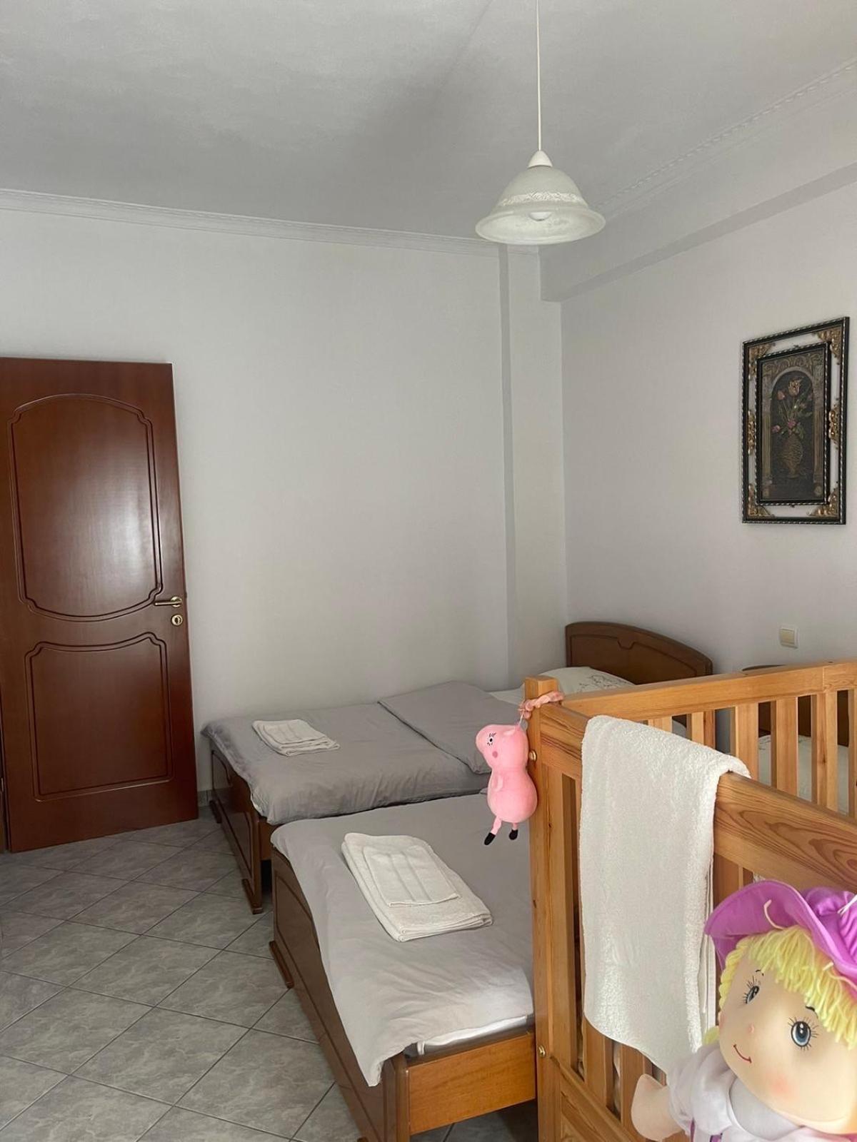 Bright Apartment, Spacious Near The Center Tríkala Eksteriør billede